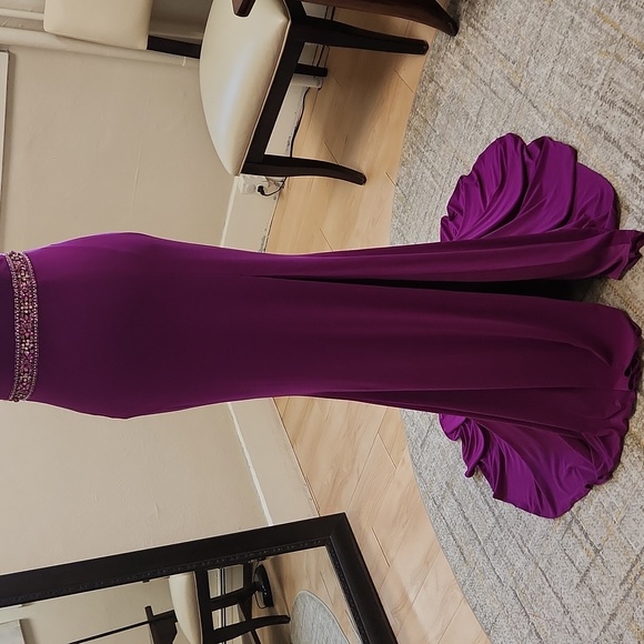 NWT Size 4 raspberry tone prom/pageant/evening gown by Faviana - Picture 5 of 11